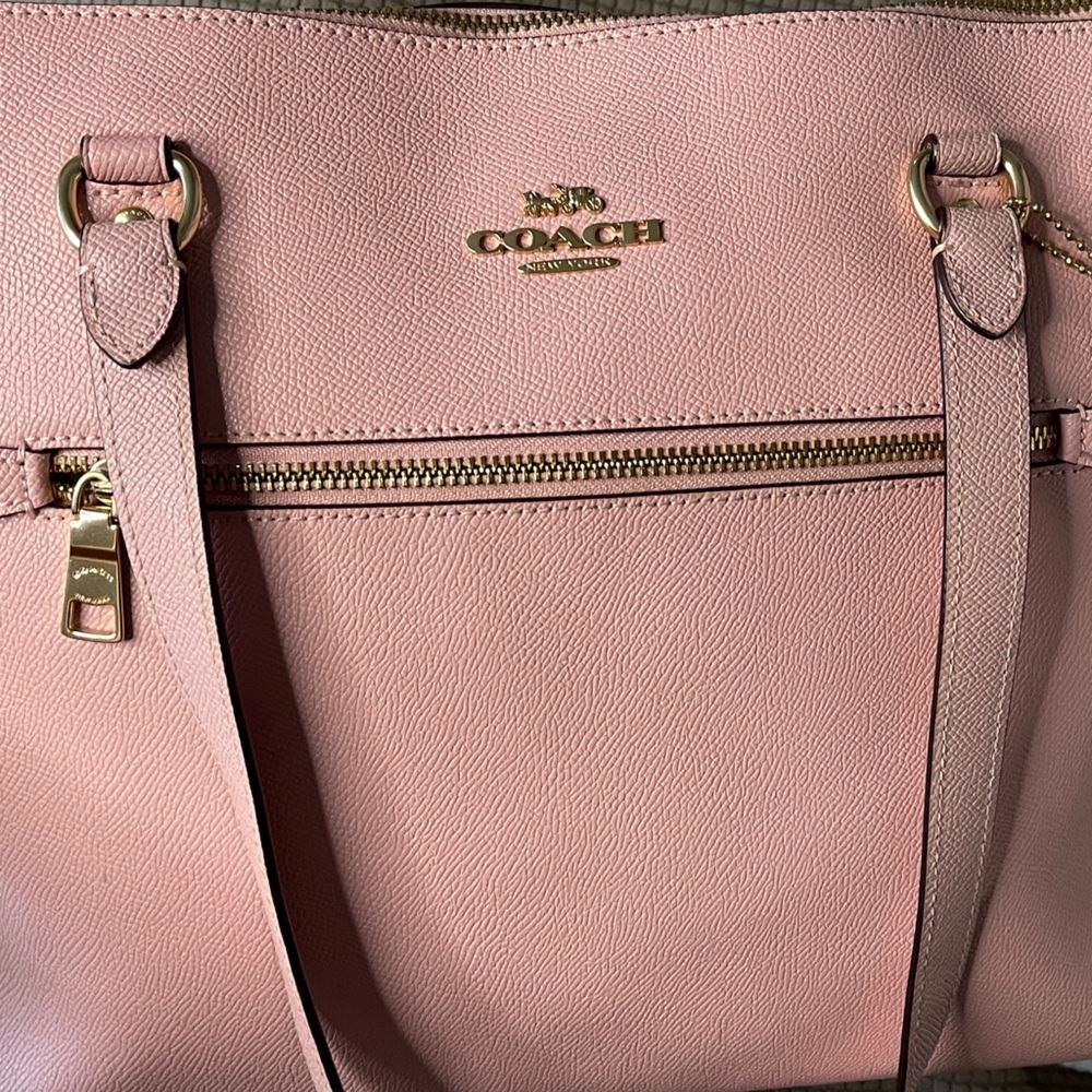 Coach Gallery Tote with RoseBouquet interior b2039-91147 - Picture 9 of 9